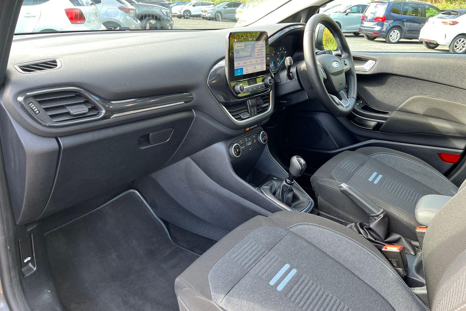Ford Fiesta Photo 17