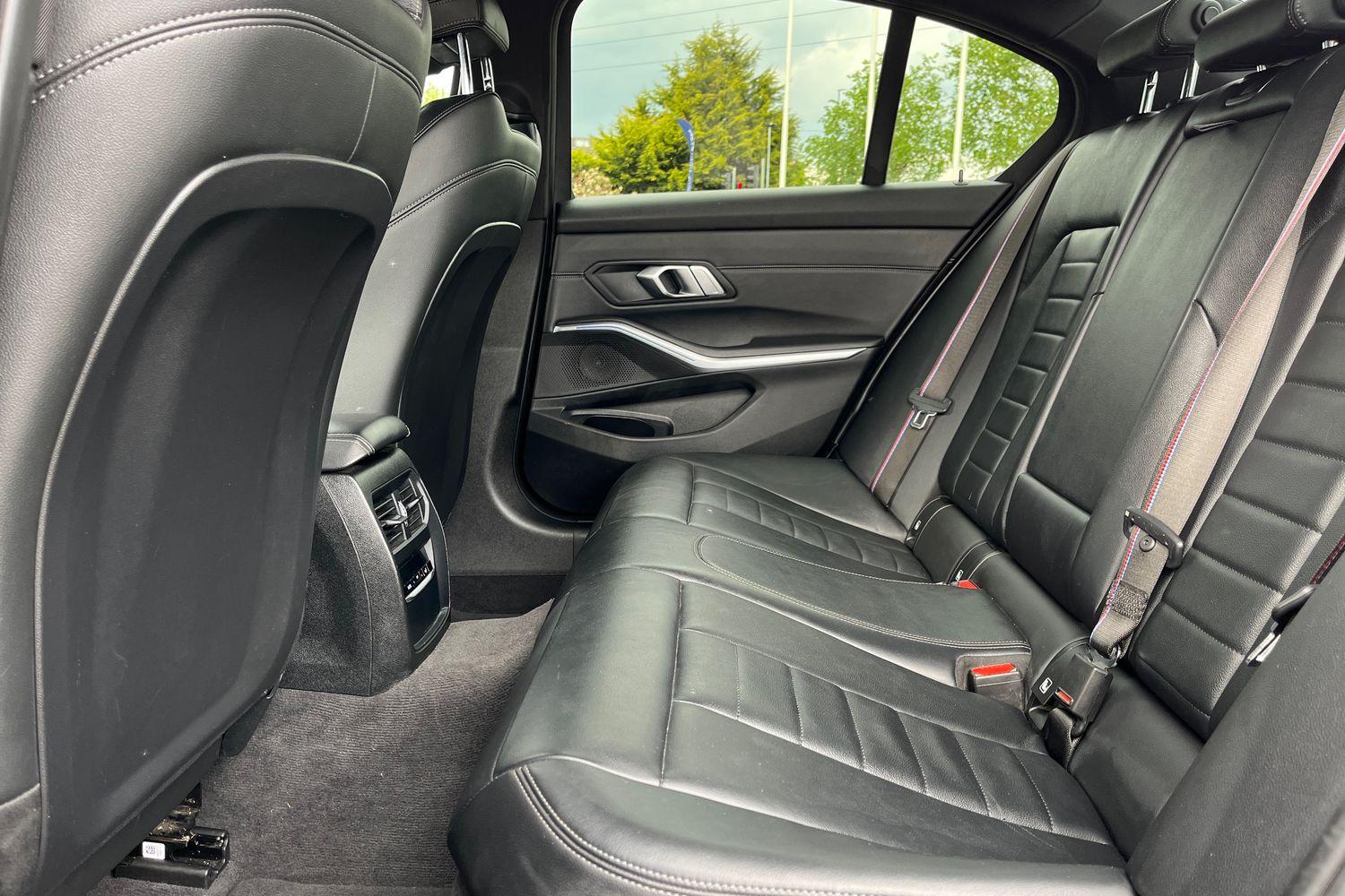 BMW 3 Series Photo 19