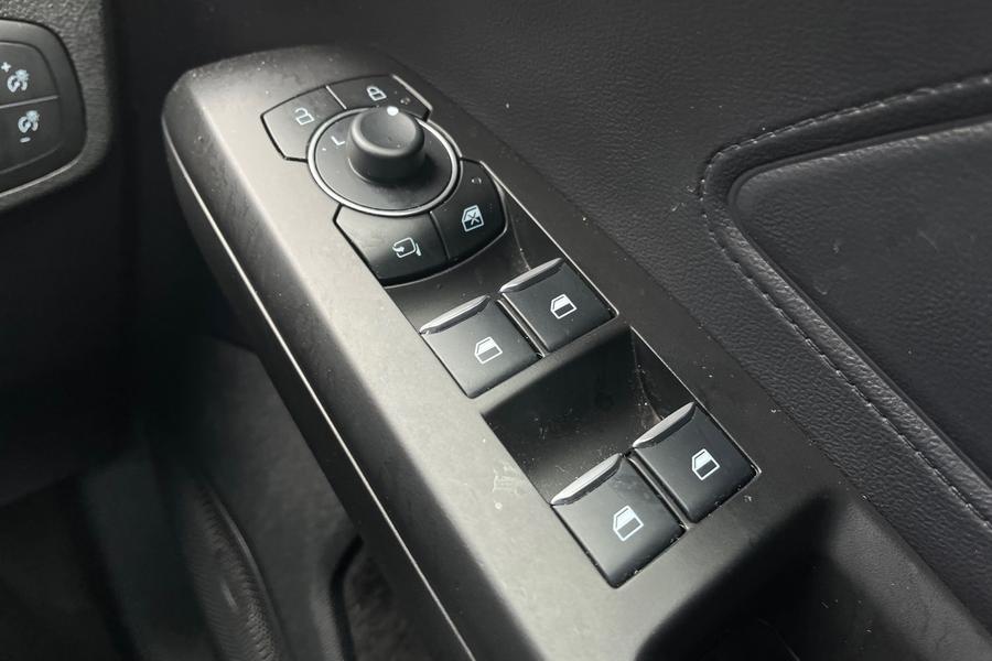 Ford Focus Photo autoimg-87e17e46e56bf0bd16f02dc8cd9f406d0bf49fdd.jpg