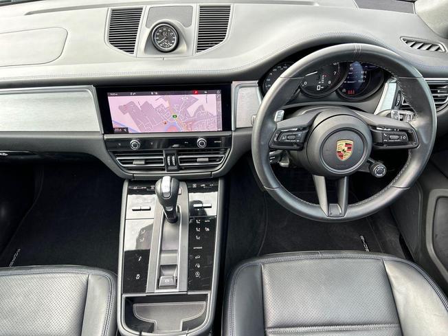 PORSCHE Macan Photo 10