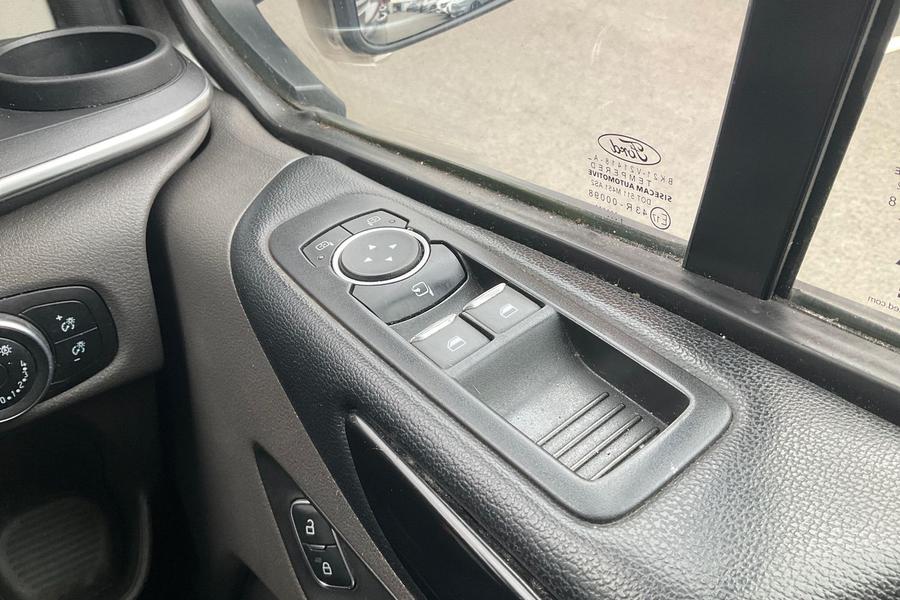 Ford TOURNEO CUSTOM Photo autoimg-87e30a43371fdaebba31151b2bbbe4ec415c703a.jpg