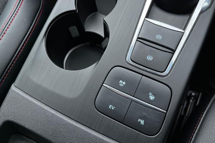 Ford KUGA Photo autoimg-87e7942f086597cc590a329a5a122b017e2cbeee.jpg