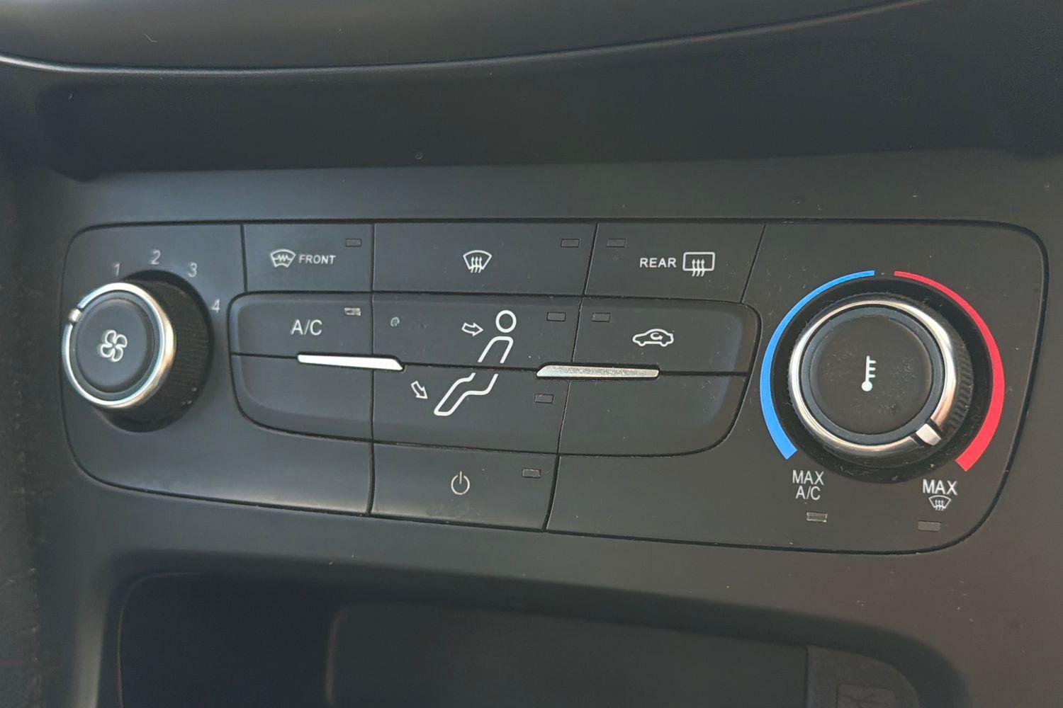 Ford Focus Photo 33