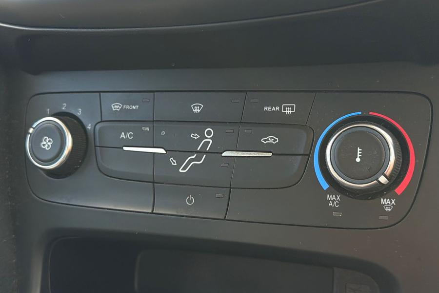 Ford Focus Photo autoimg-87e8523d2fe5986ea65d95d05b79026a596362ac.jpg