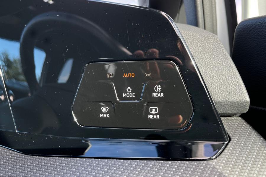 Volkswagen Golf Photo autoimg-87eaf8e2d2931183ba323d42f3d43220beef6e93.jpg