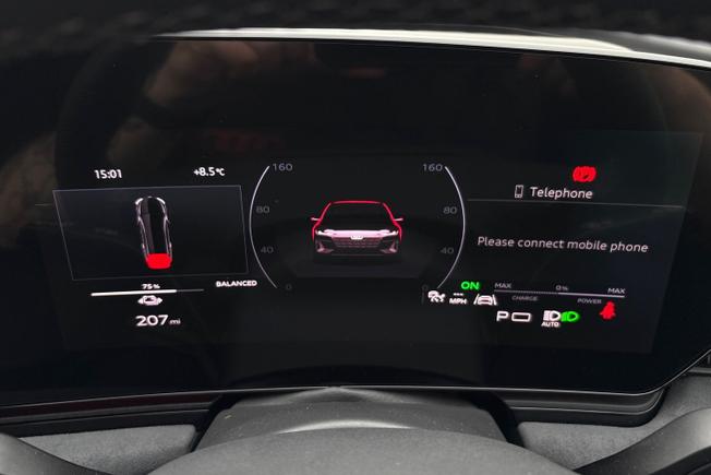 AUDI S6 E-Tron Avant Photo 15
