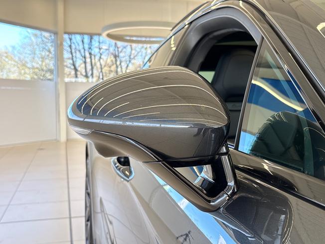 PORSCHE Panamera Photo 22