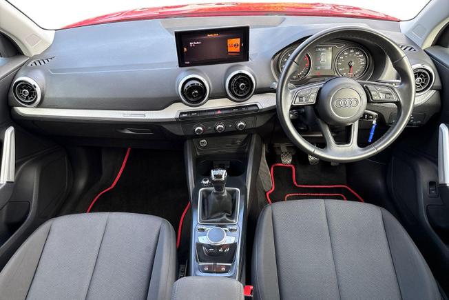 Audi Q2 Photo 10