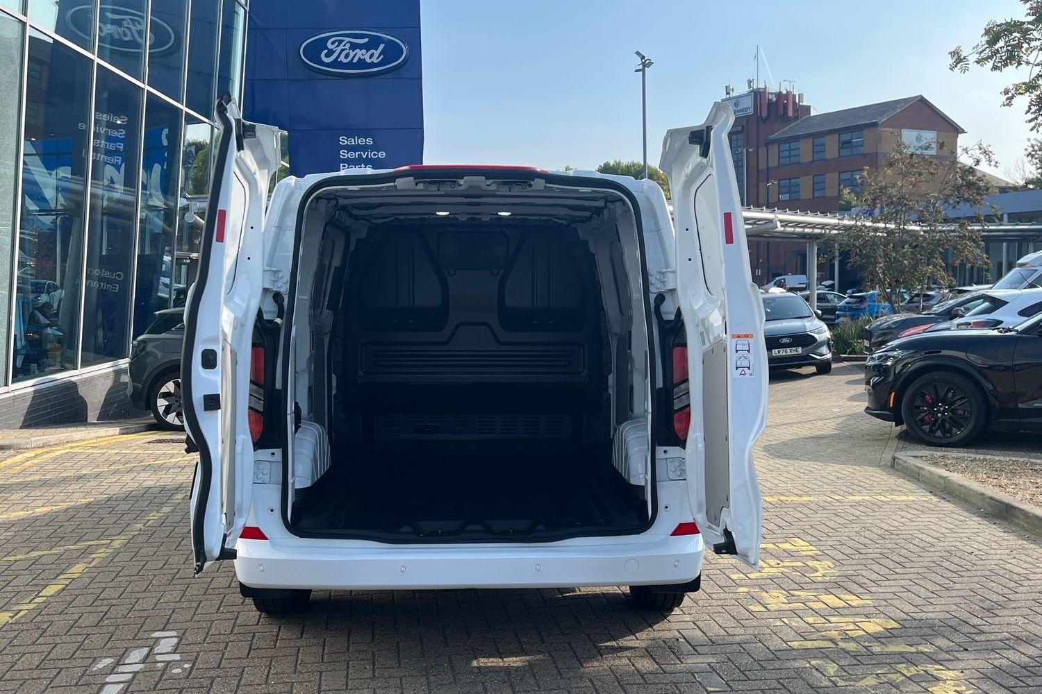Ford TRANSIT CUSTOM Photo 5