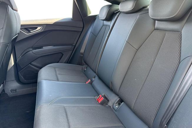 AUDI Q4 E-Tron Photo 9