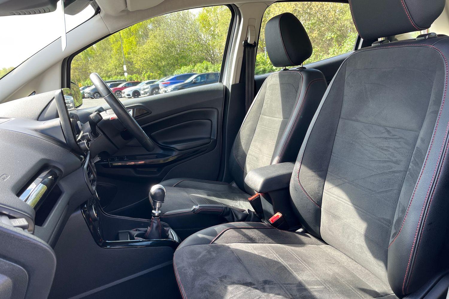 Ford ECOSPORT Photo 18