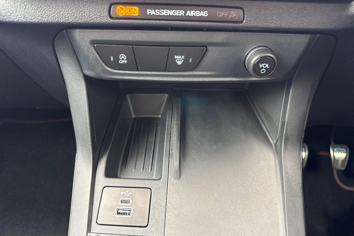 Ford PUMA Photo 29