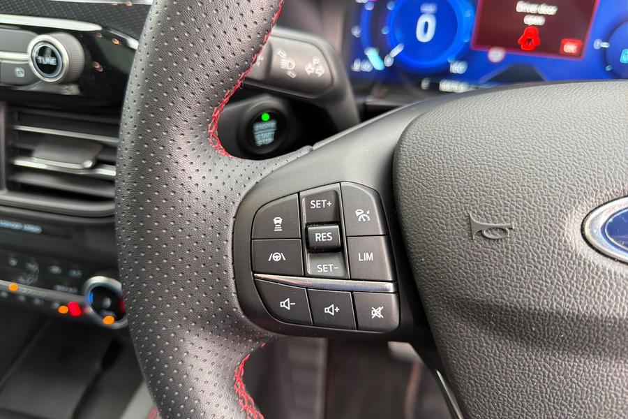 Ford KUGA Photo autoimg-87f972d4cf0ccf2895239f1bc5513ec9e36b11b5.jpg