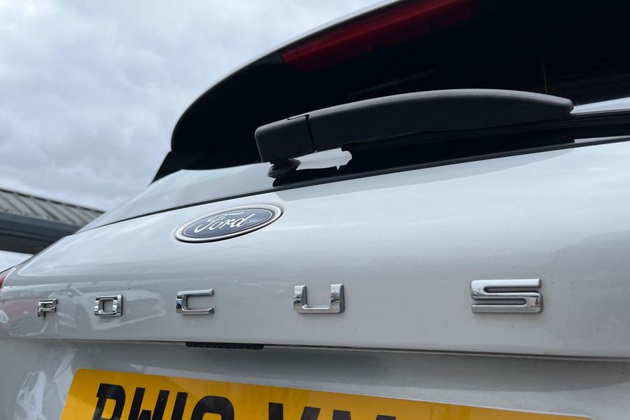 Ford Focus Photo autoimg-87f9f080251dbb7e78ab93b00fb85181478903d7.jpg