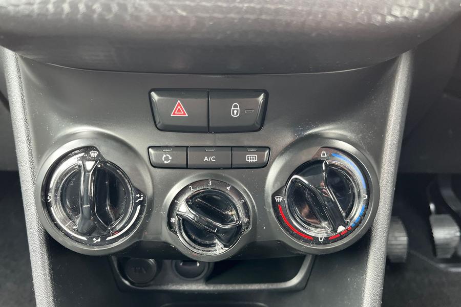 Peugeot 208 Photo autoimg-87fa46d68604d962618f0b200c8e911fcf731b65.jpg