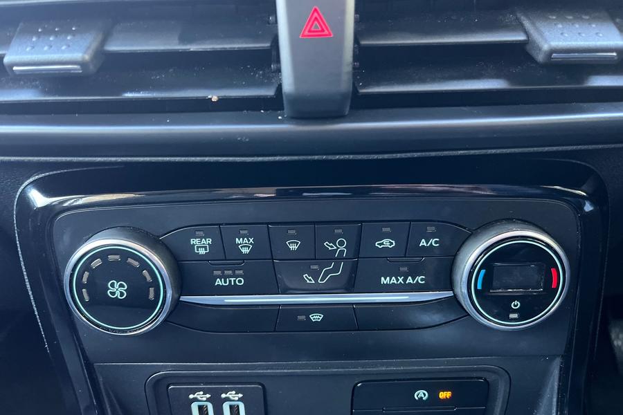 Ford ECOSPORT Photo autoimg-87fcfebc719f267ed073e9e384a806f130a3863d.jpg