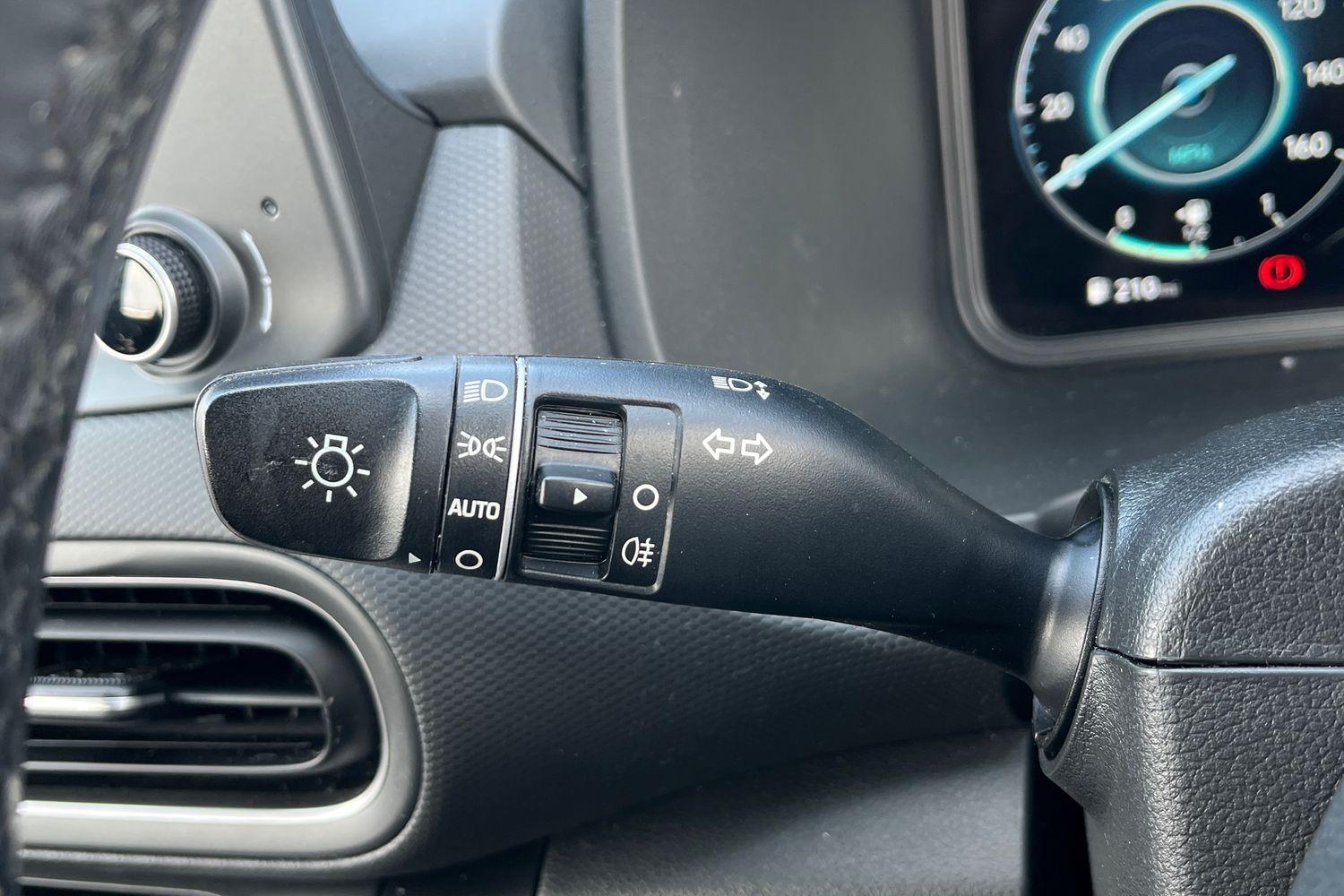 Hyundai KONA Photo 13