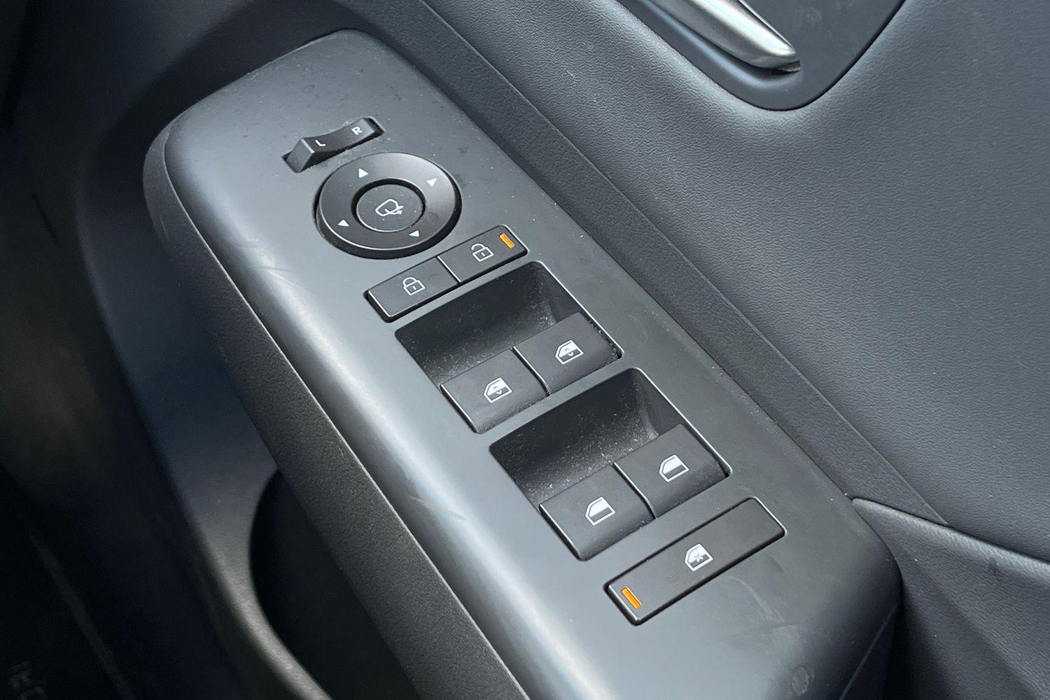 Hyundai Kona Photo 15
