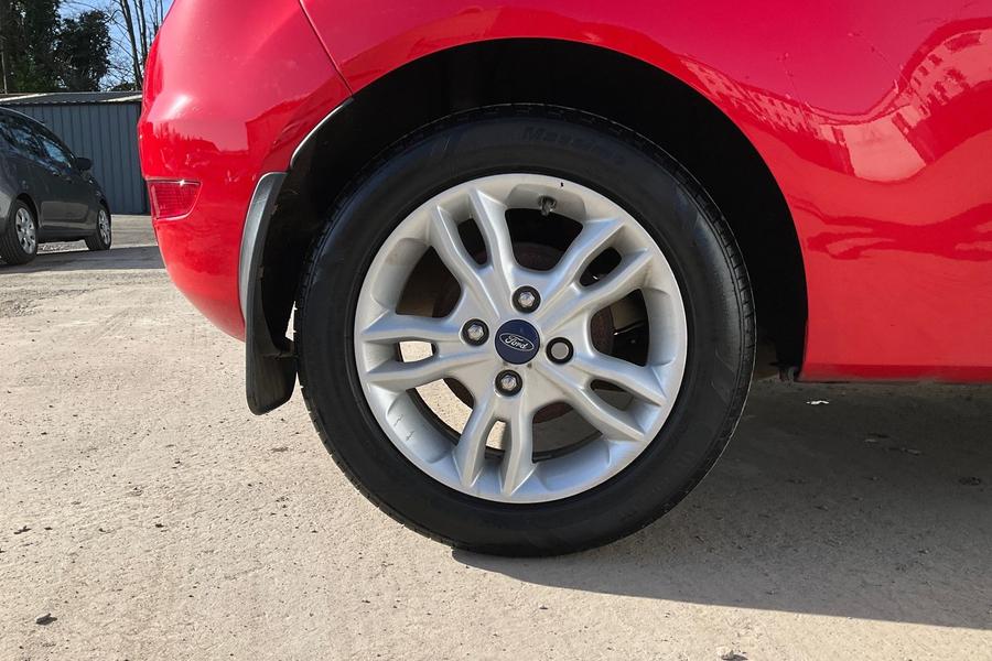 Ford Fiesta Photo autoimg-880c900afbef7fe769fd81bb79d9d371769ef856.jpg