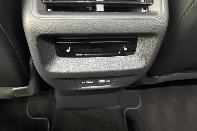 VOLKSWAGEN Tiguan Photo 30