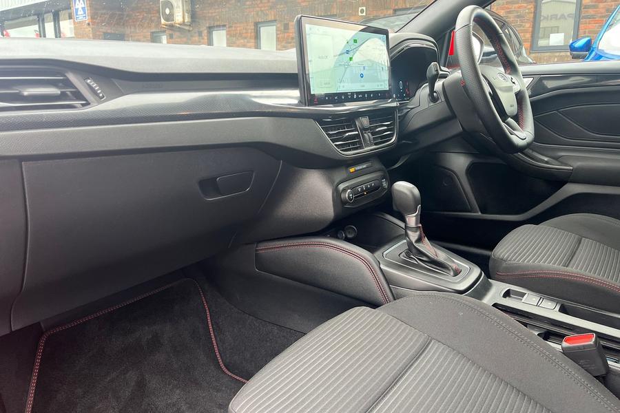 Ford FOCUS Photo autoimg-880fe4684ba6b5cb9eda74d1b329490649424369.jpg