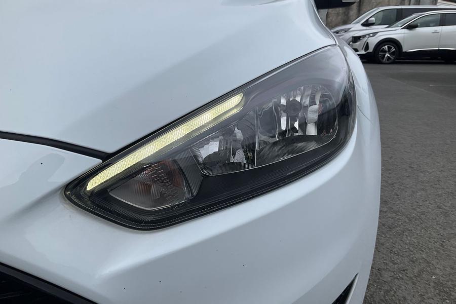 Ford FOCUS Photo autoimg-8812ca9a2ff66ad9fb06ed310bbc7c7d6410d37e.jpg