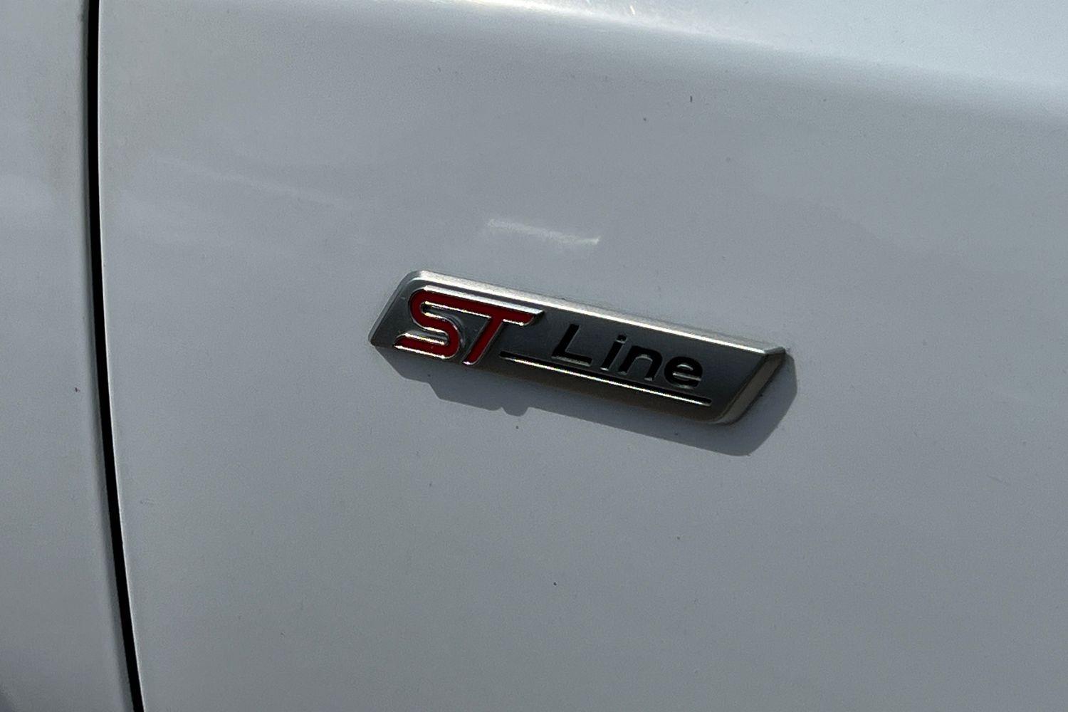 Ford FOCUS Photo 36