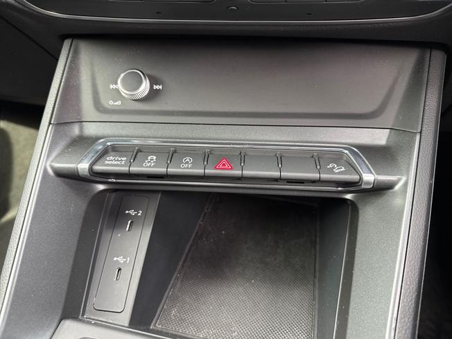 AUDI Q3 Photo 35