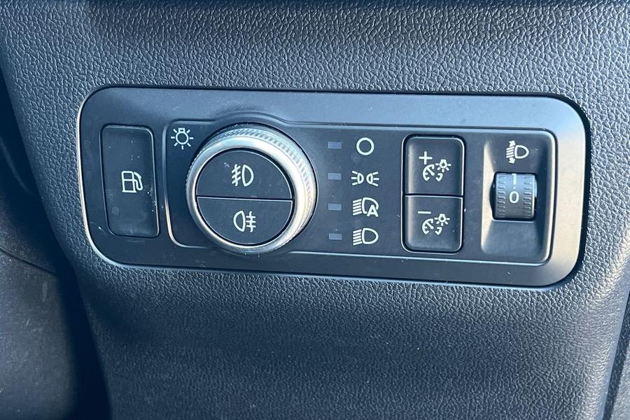 Ford KUGA Photo autoimg-881ba54f8d71274492c7076c2841b9778ade4710.jpg