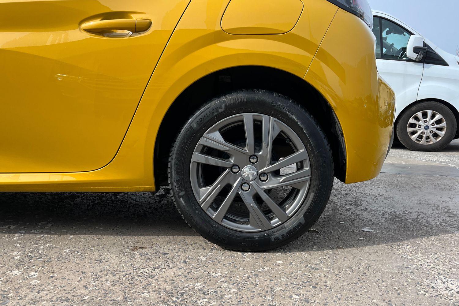 Peugeot 208 Photo 7