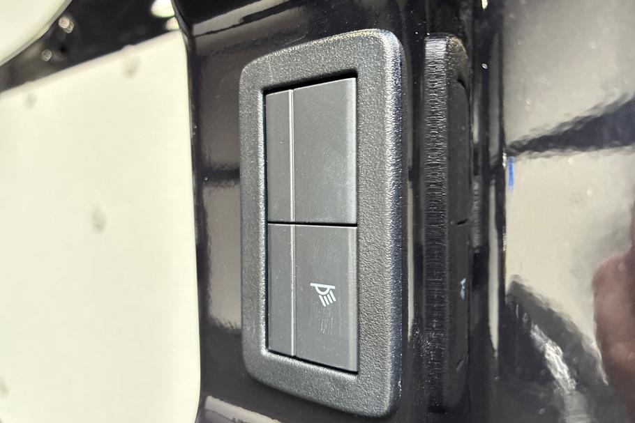 Used Ford TRANSIT CUSTOM SW26GWN 37