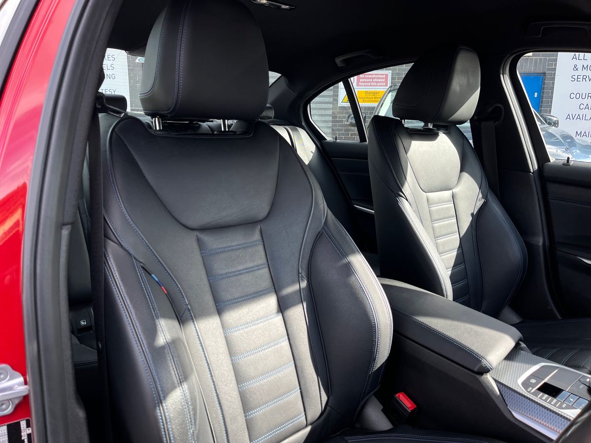 BMW 3 Series Photo 27