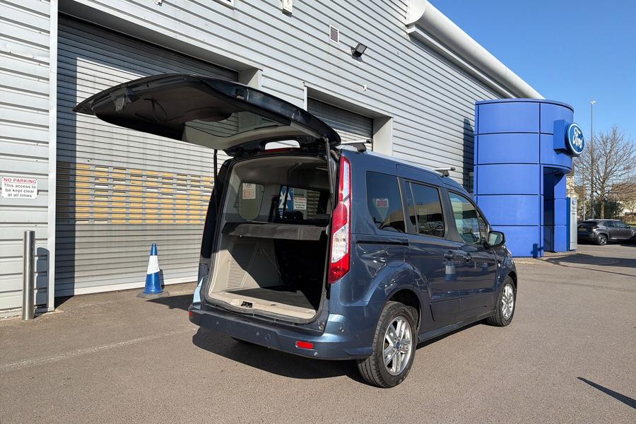 Ford TOURNEO CONNECT Photo autoimg-8822172065ac304130668d2a20811209fdf3a1cf.jpg