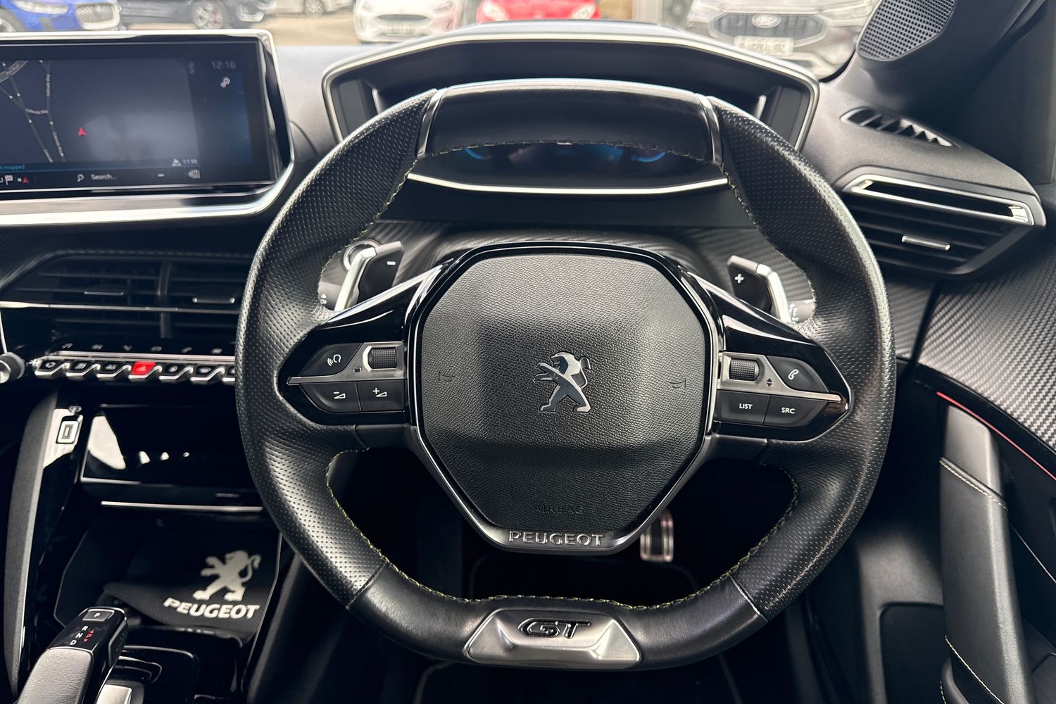 Peugeot 208 Photo 11