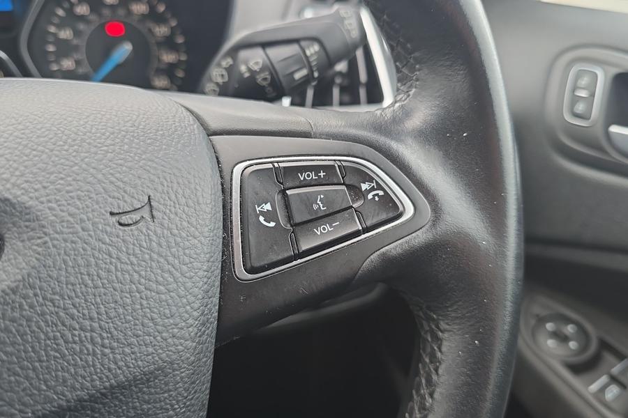 Ford C-MAX Photo autoimg-882cdead441fc35937c690a317ad8397f4d4a6f9.jpg