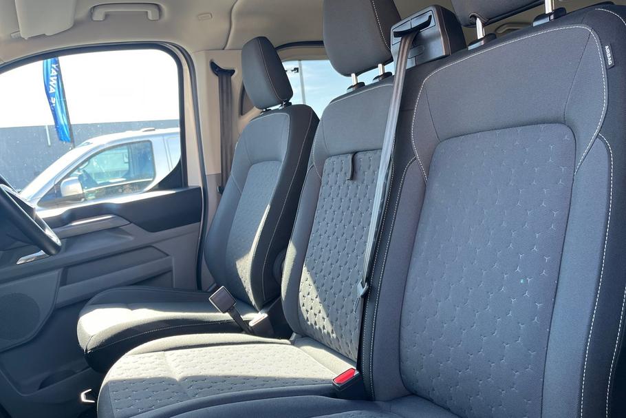 Used Ford TOURNEO CUSTOM LG74RXX 19