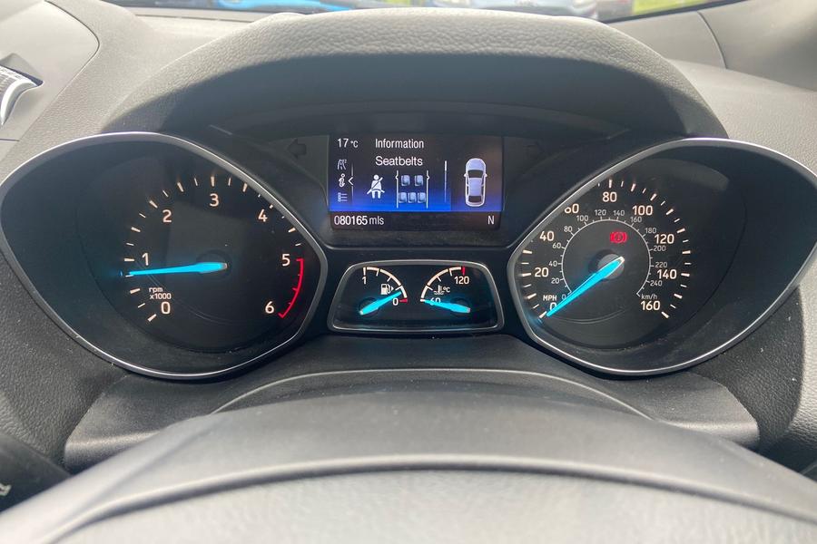 Ford KUGA Photo autoimg-88326afe499d4ebbd702aae0752854d3a1bcca4a.jpg