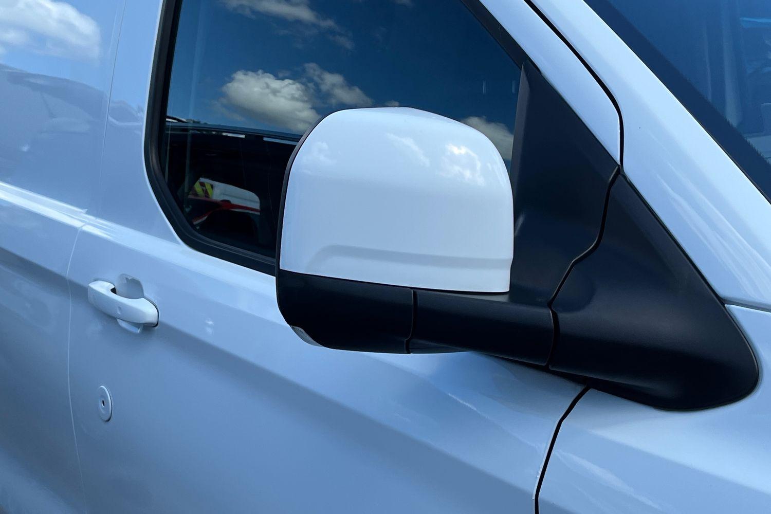 Ford TRANSIT CUSTOM Photo 22
