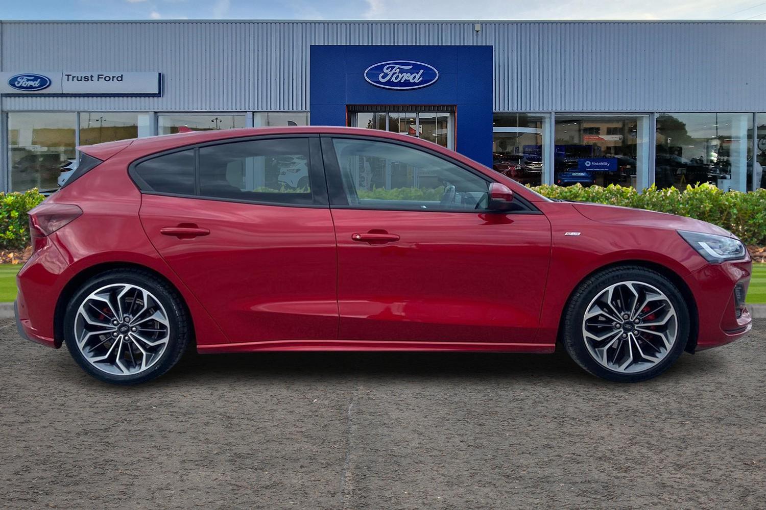 Ford FOCUS Photo 2