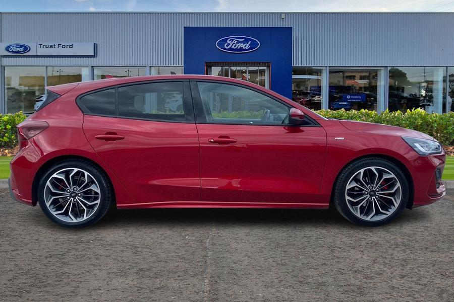 Ford FOCUS Photo autoimg-883c622d38d3acd62a8c4c0e3c08c7edecd506a9.jpg