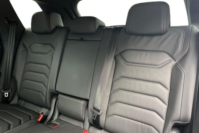 VOLKSWAGEN Touareg Photo 9