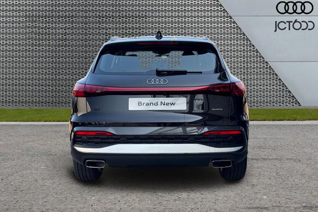 AUDI  Audi Q5 SUV Sport Photo 7