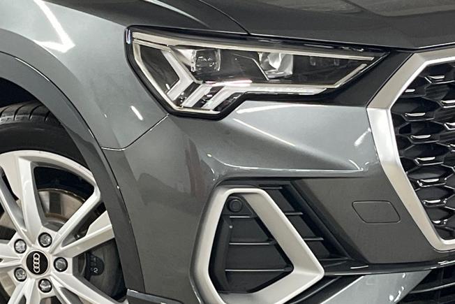 Audi Q3 Photo 19