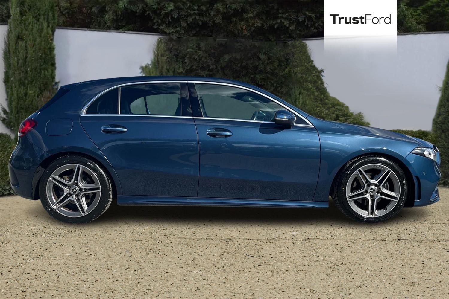 Mercedes-Benz A Class Photo 2