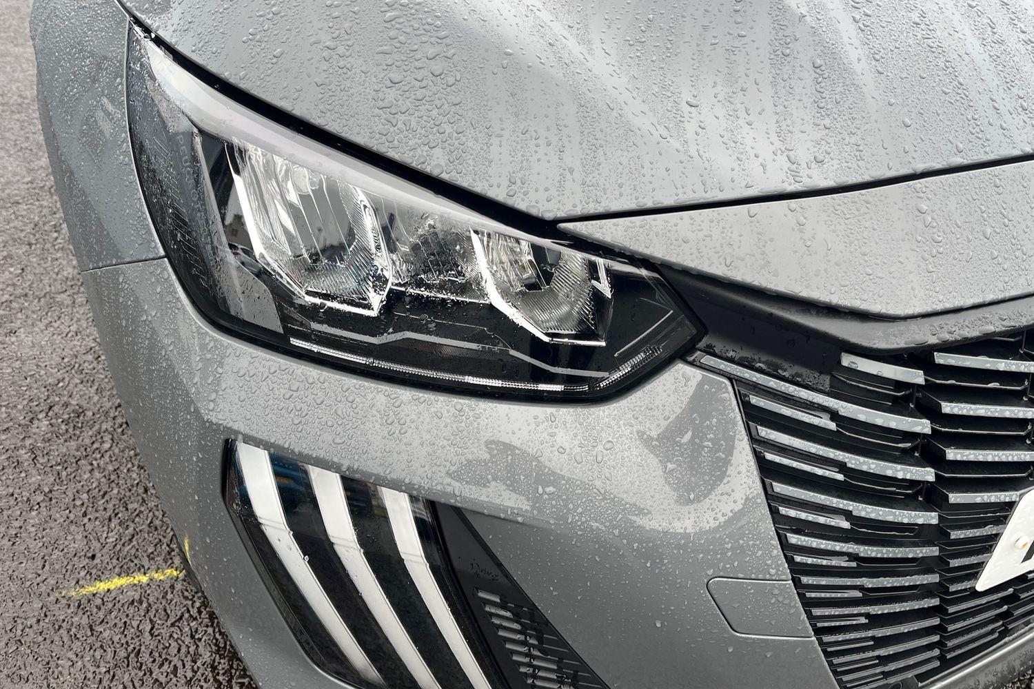 Peugeot 208 Photo 23