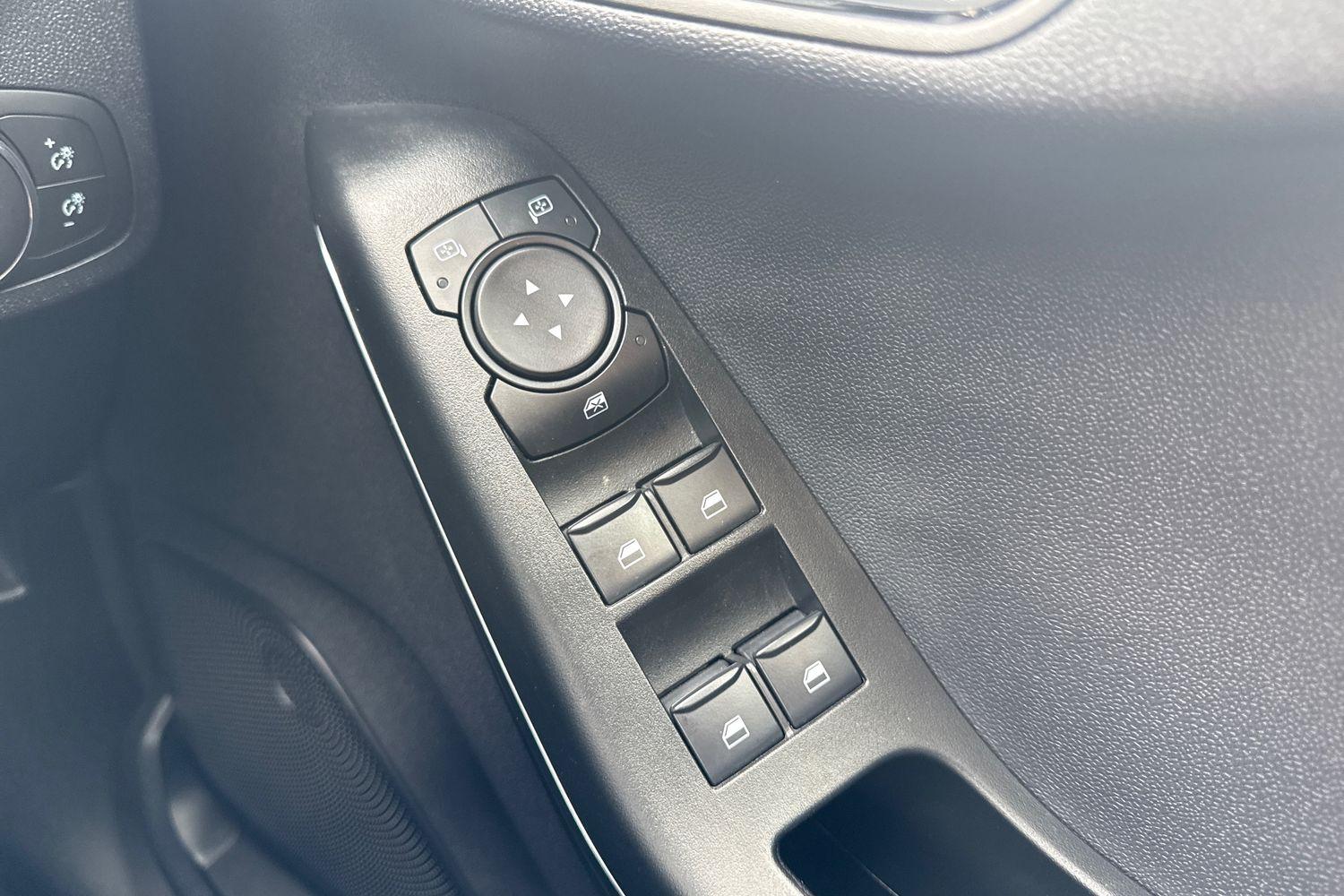 Ford FIESTA Photo 15