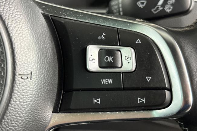 VOLKSWAGEN Tiguan Photo 17