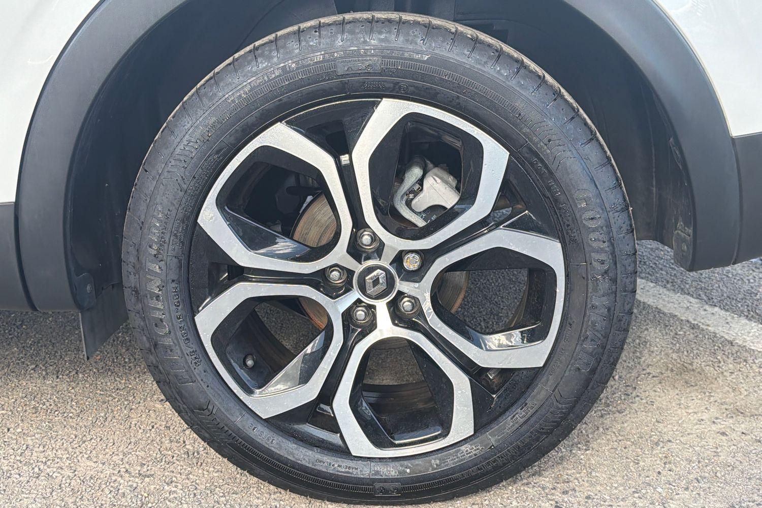 Renault ARKANA Photo 25