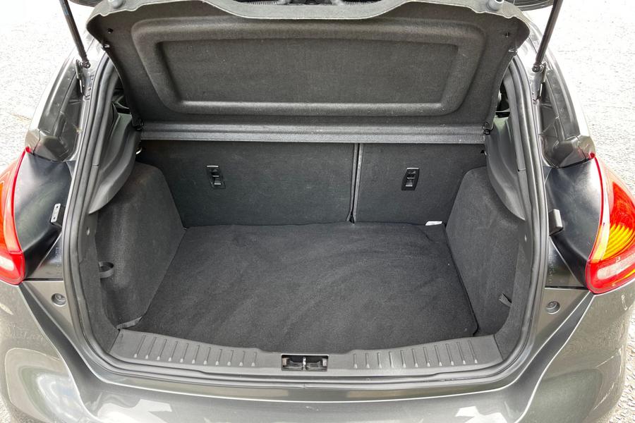 Ford FOCUS Photo autoimg-886abf4aed0b502b92b7eeef43dba4208a21b965.jpg