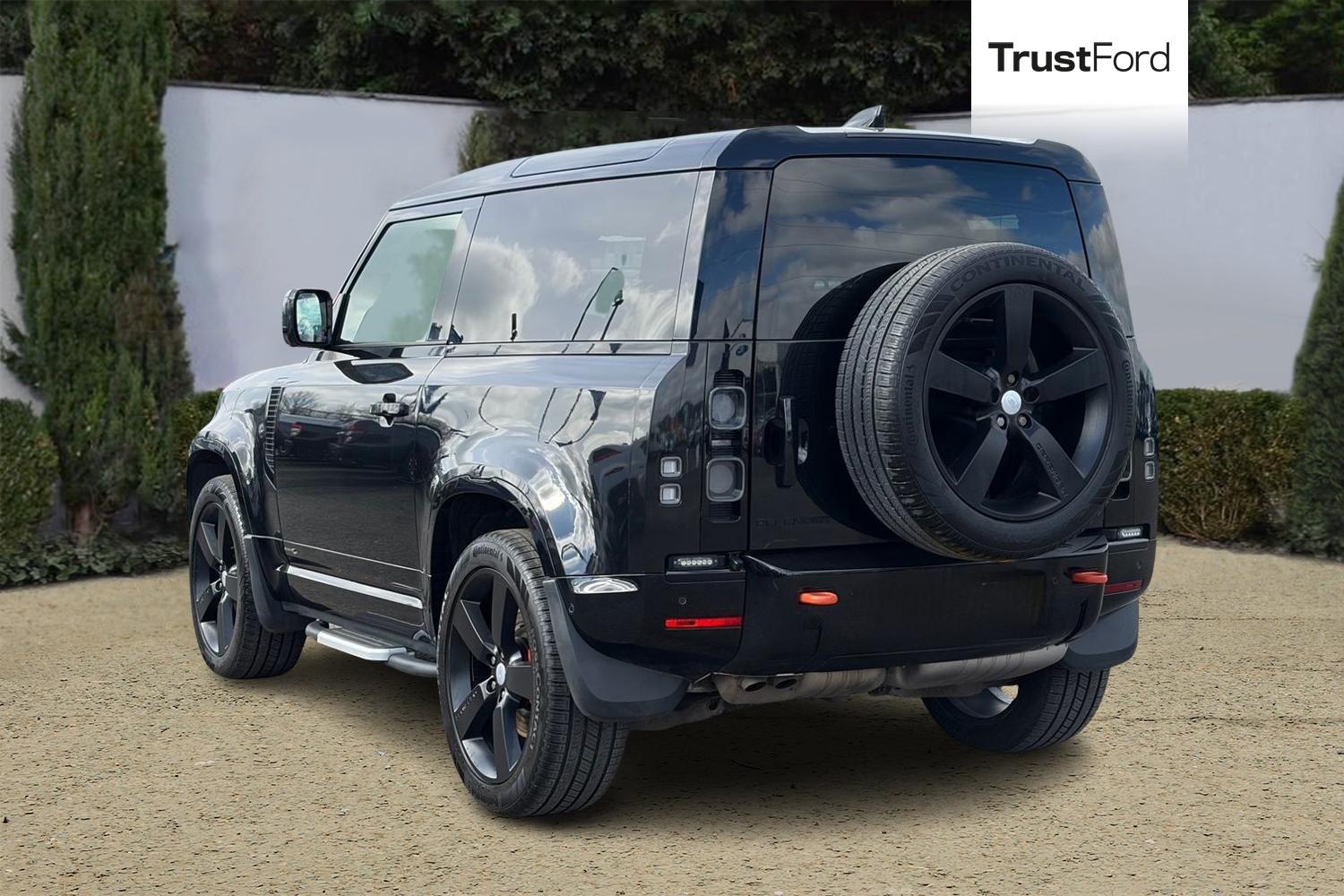Land Rover Defender 90 Photo 1